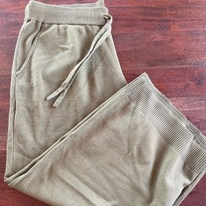 Banana Republic knitted capri pants